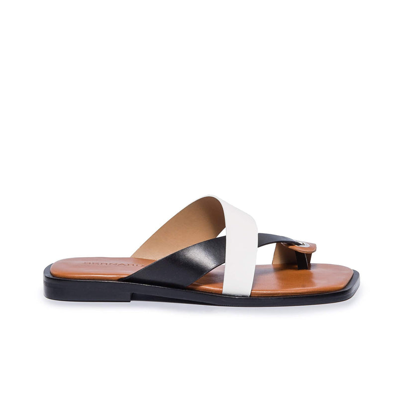 Sandalias Deslizantes Bernardo Amelia Cross Strap Mujer Negras Blancas | UPM1583BT