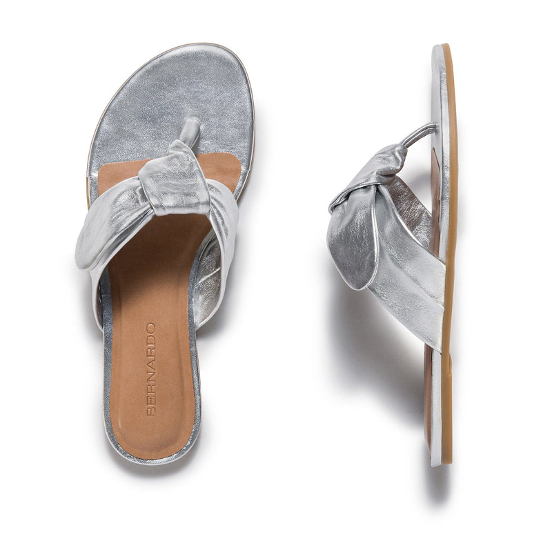 Sandalias Deslizantes Bernardo Harmony Thong Mujer Plateadas | EZI8148RJ